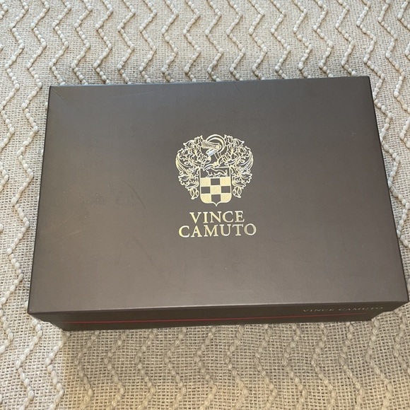 Vince Camuto Brown Elettra Style Heel with Box - Picture 13 of 14